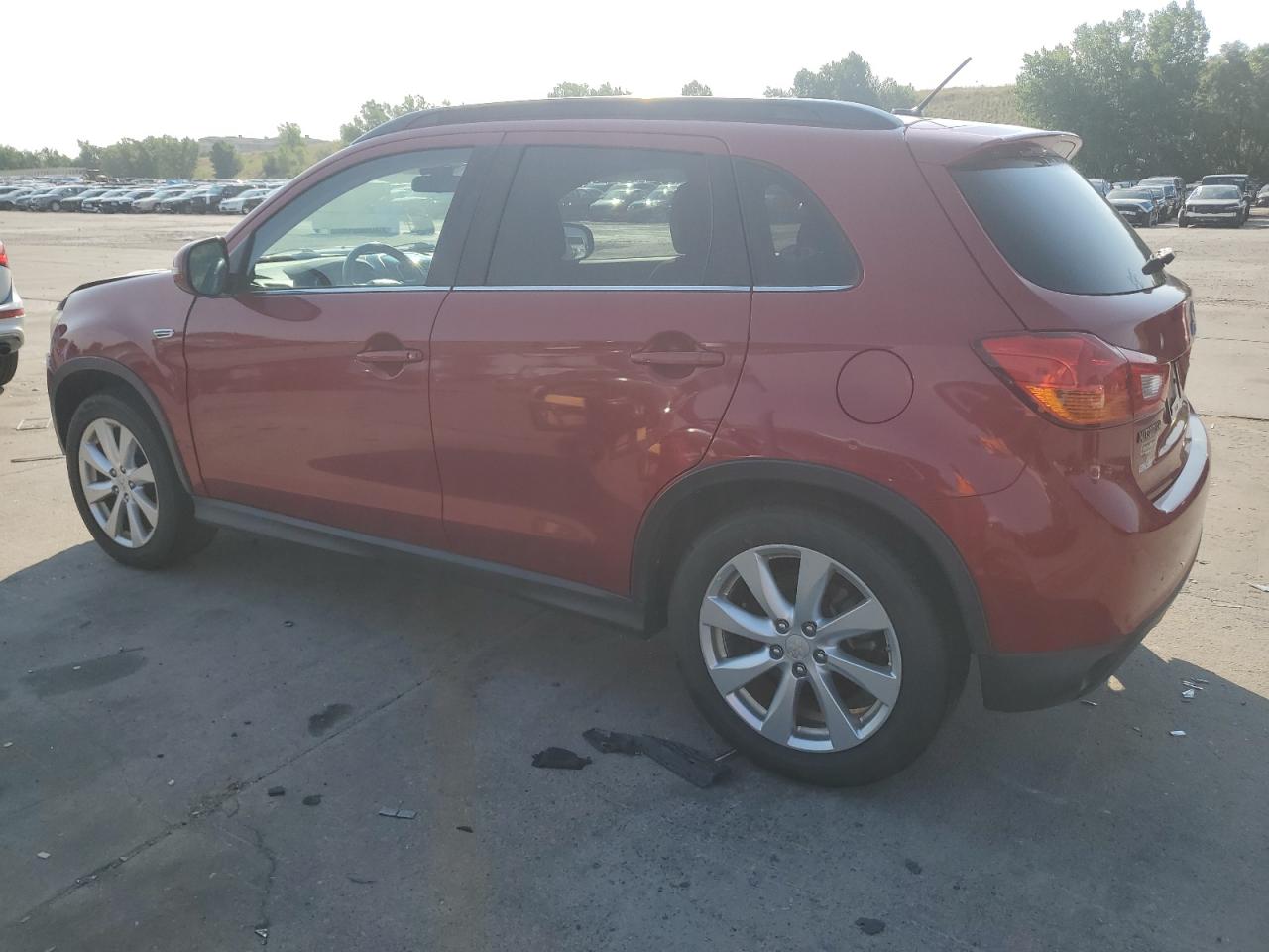 MITSUBISHI OUTLANDER SE