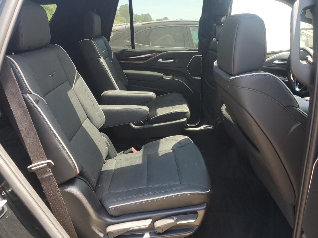 CADILLAC ESCALADE PREMIUM LUXURY