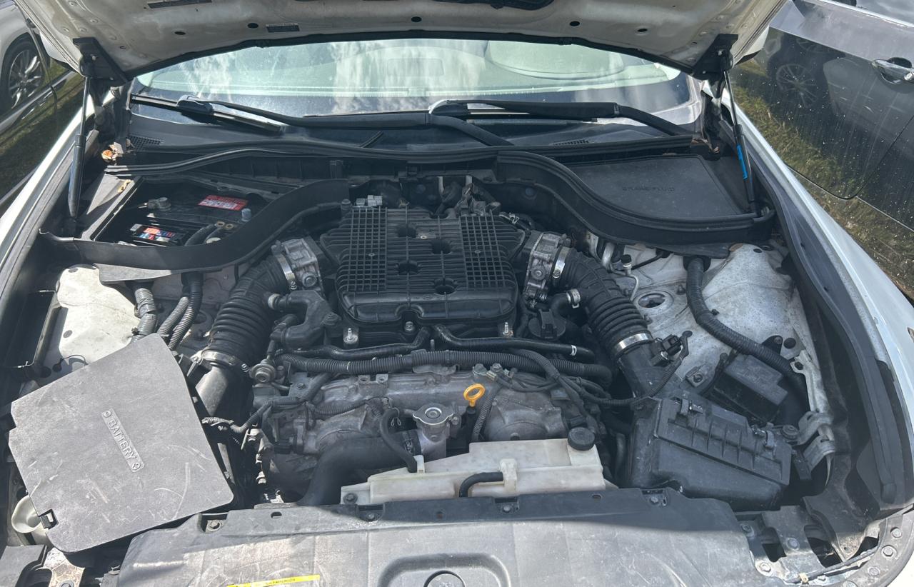 Infiniti G37 base 2011