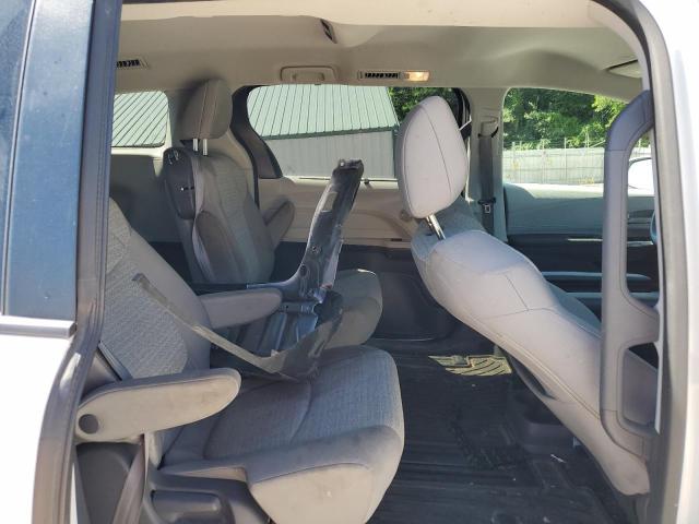 2021 TOYOTA SIENNA LE 5TDKRKEC2MS027930