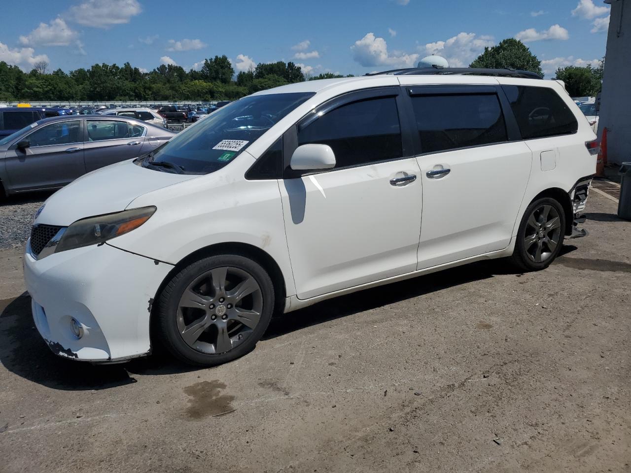 TOYOTA SIENNA SE