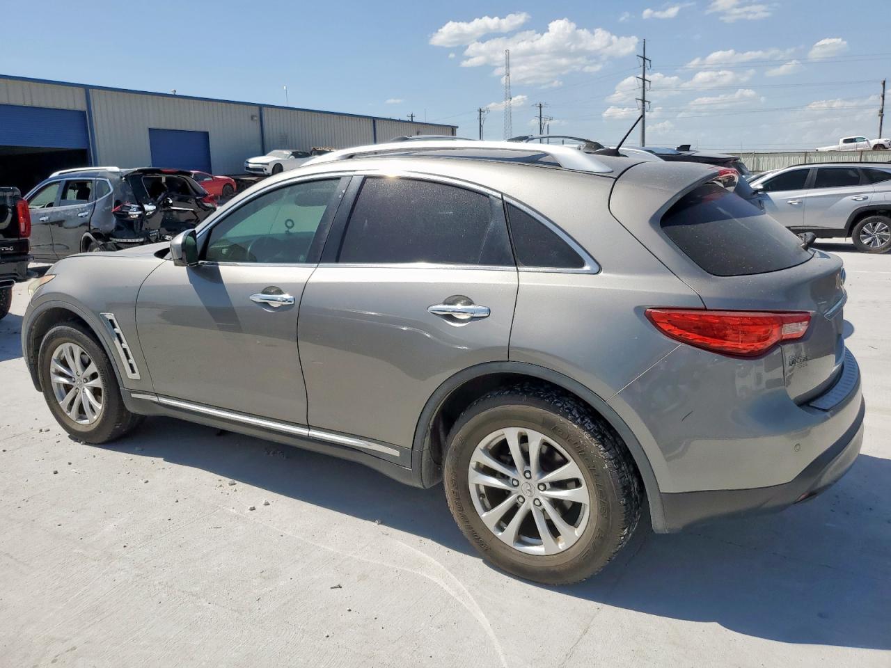 INFINITI FX35