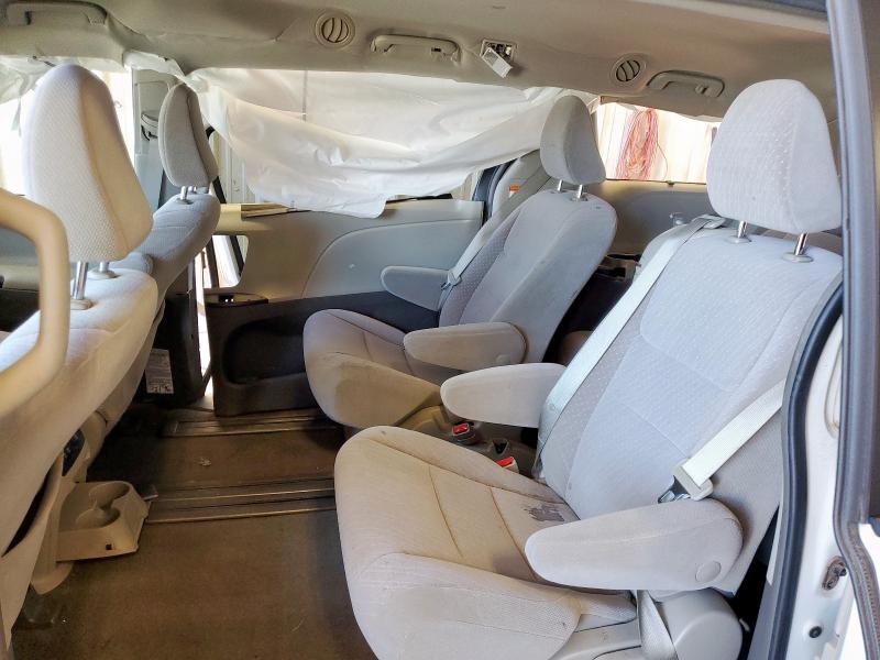2019 TOYOTA SIENNA LE 5TDKZ3DC0KS966224