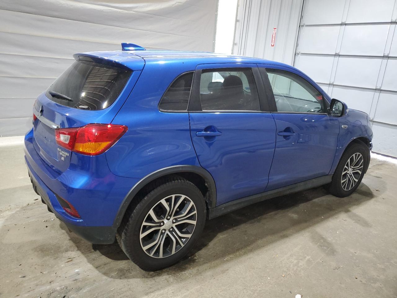 MITSUBISHI OUTLANDER ES