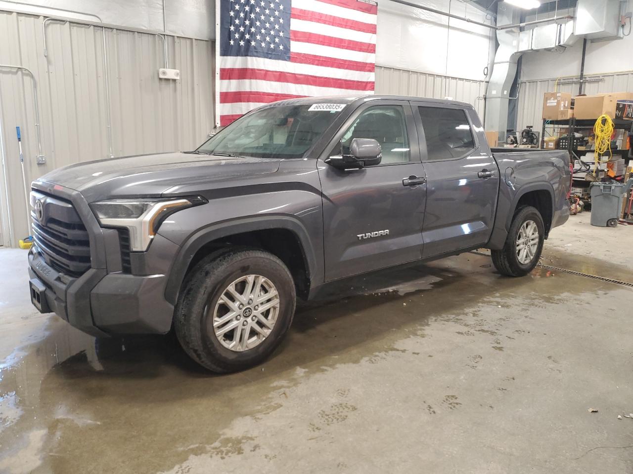 TOYOTA TUNDRA CREWMAX SR