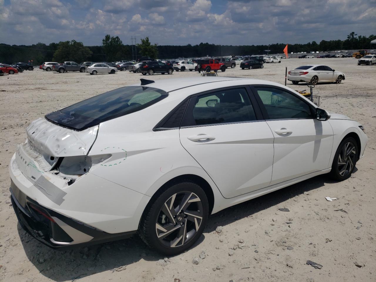 HYUNDAI ELANTRA LIMITED