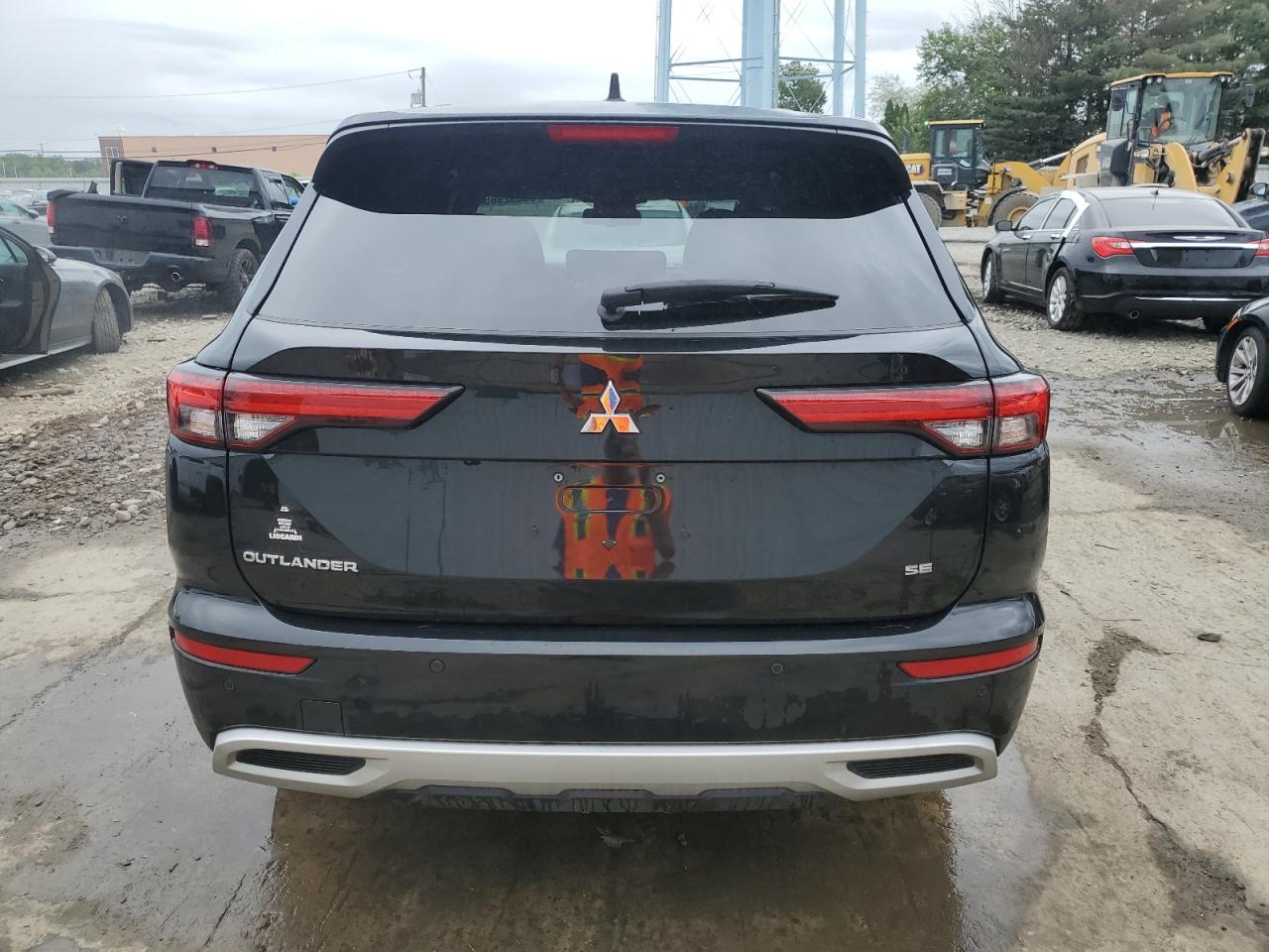MITSUBISHI OUTLANDER SE