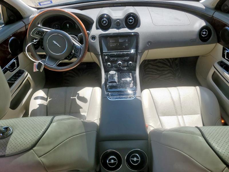 2017 JAGUAR XJ SAJWA1C74H8W09063