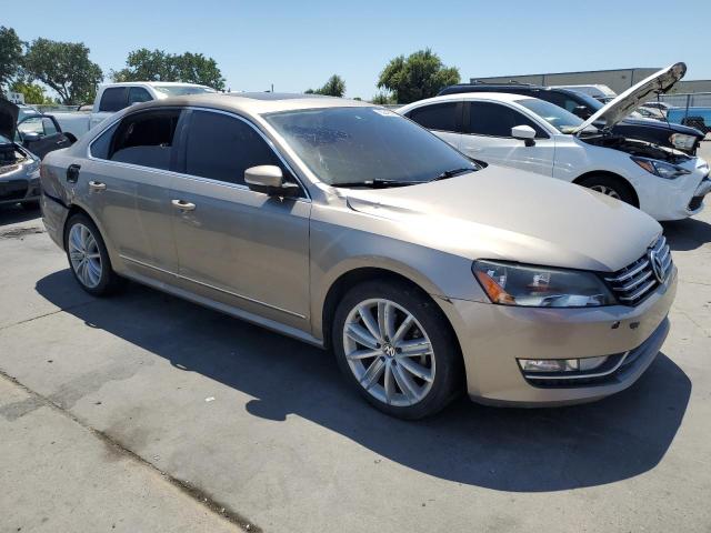 2015 VOLKSWAGEN PASSAT SE 1VWBV7A3XFC097692