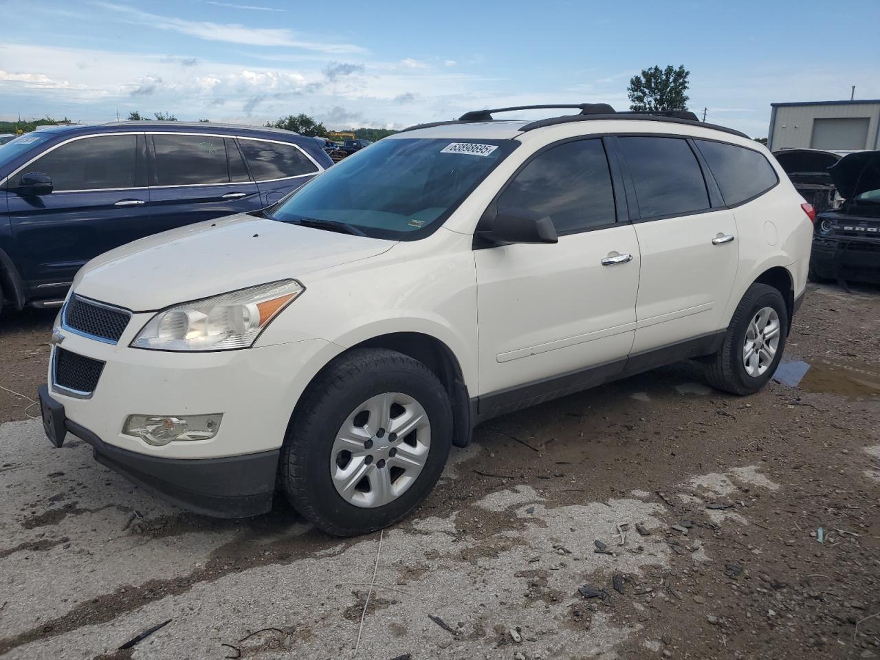 CHEVROLET TRAVERSE LS