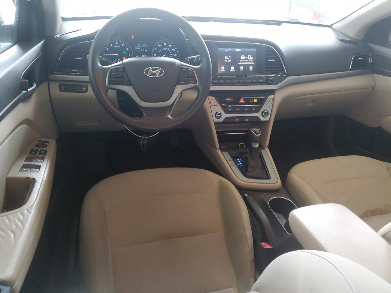 HYUNDAI ELANTRA SE