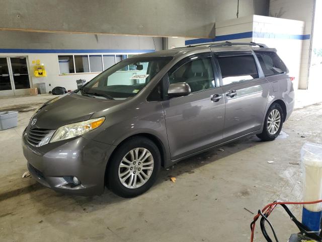 TOYOTA SIENNA XLE