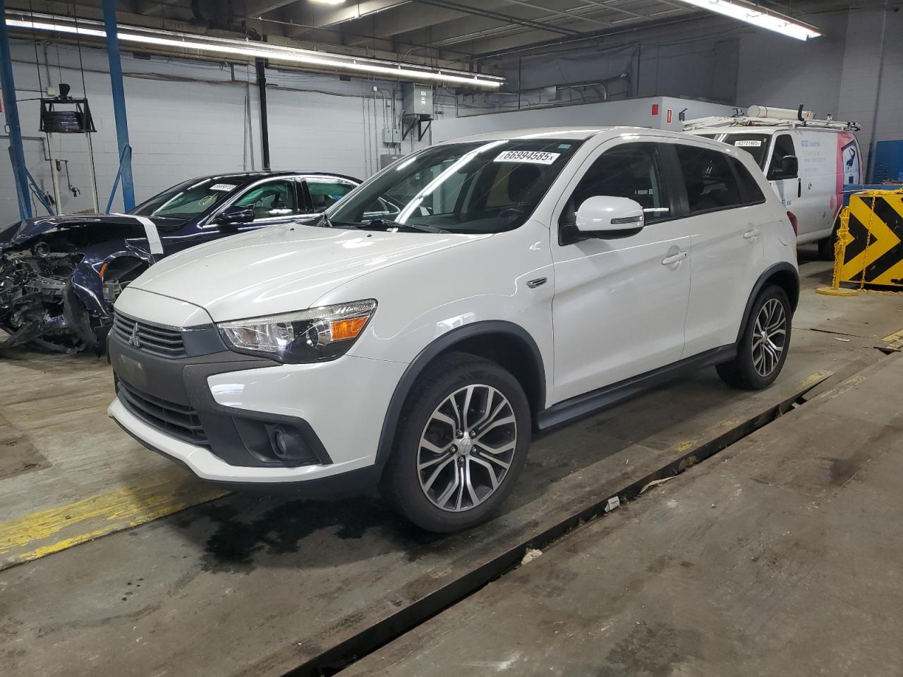 MITSUBISHI OUTLANDER ES