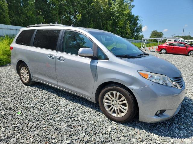2016 TOYOTA SIENNA XLE 5TDYK3DC1GS736665