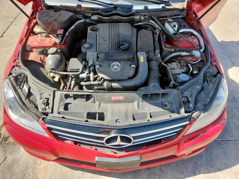 2014 MERCEDES-BENZ C 250 - WDDGF4HB4ER318383