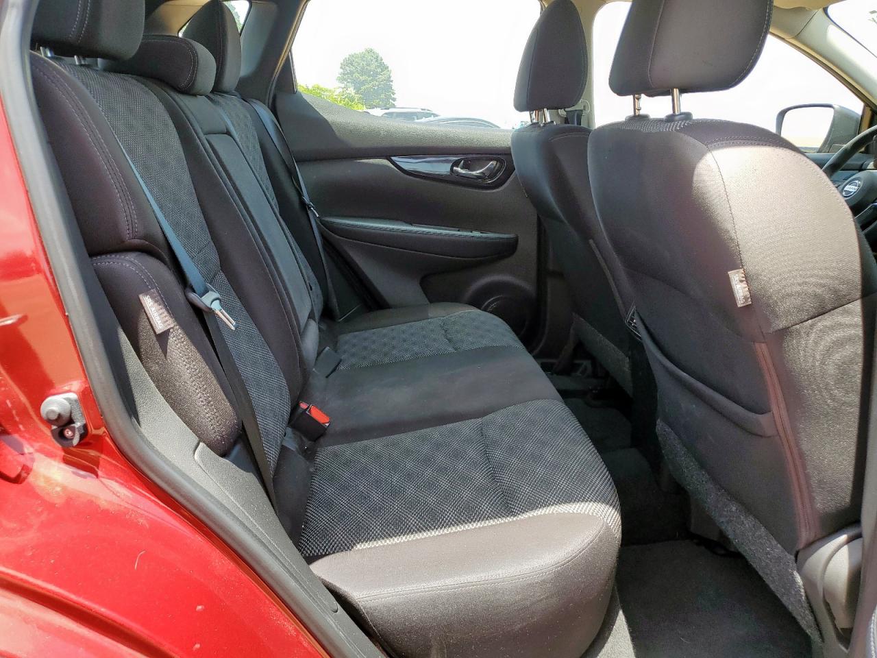 NISSAN ROGUE SPORT S