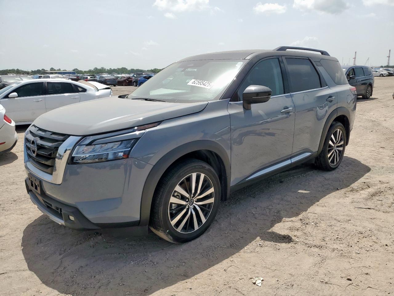 NISSAN PATHFINDER PLATINUM