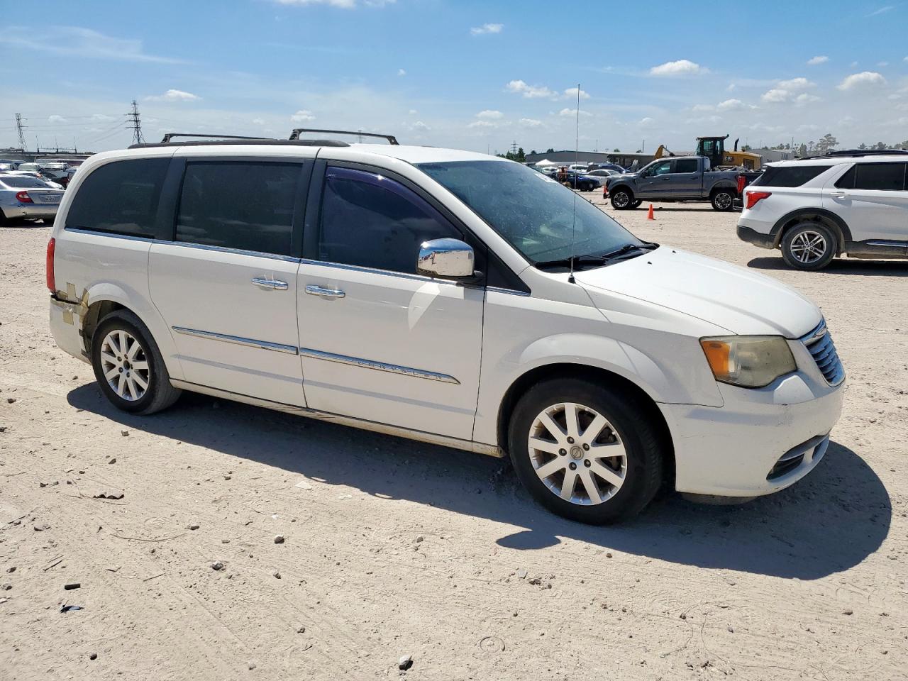 CHRYSLER TOWN & COUNTRY TOURING L