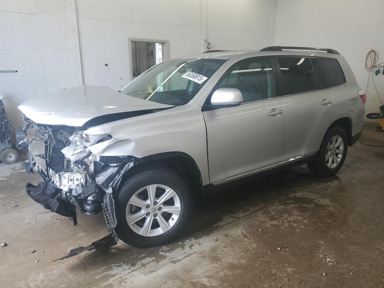 TOYOTA HIGHLANDER BASE