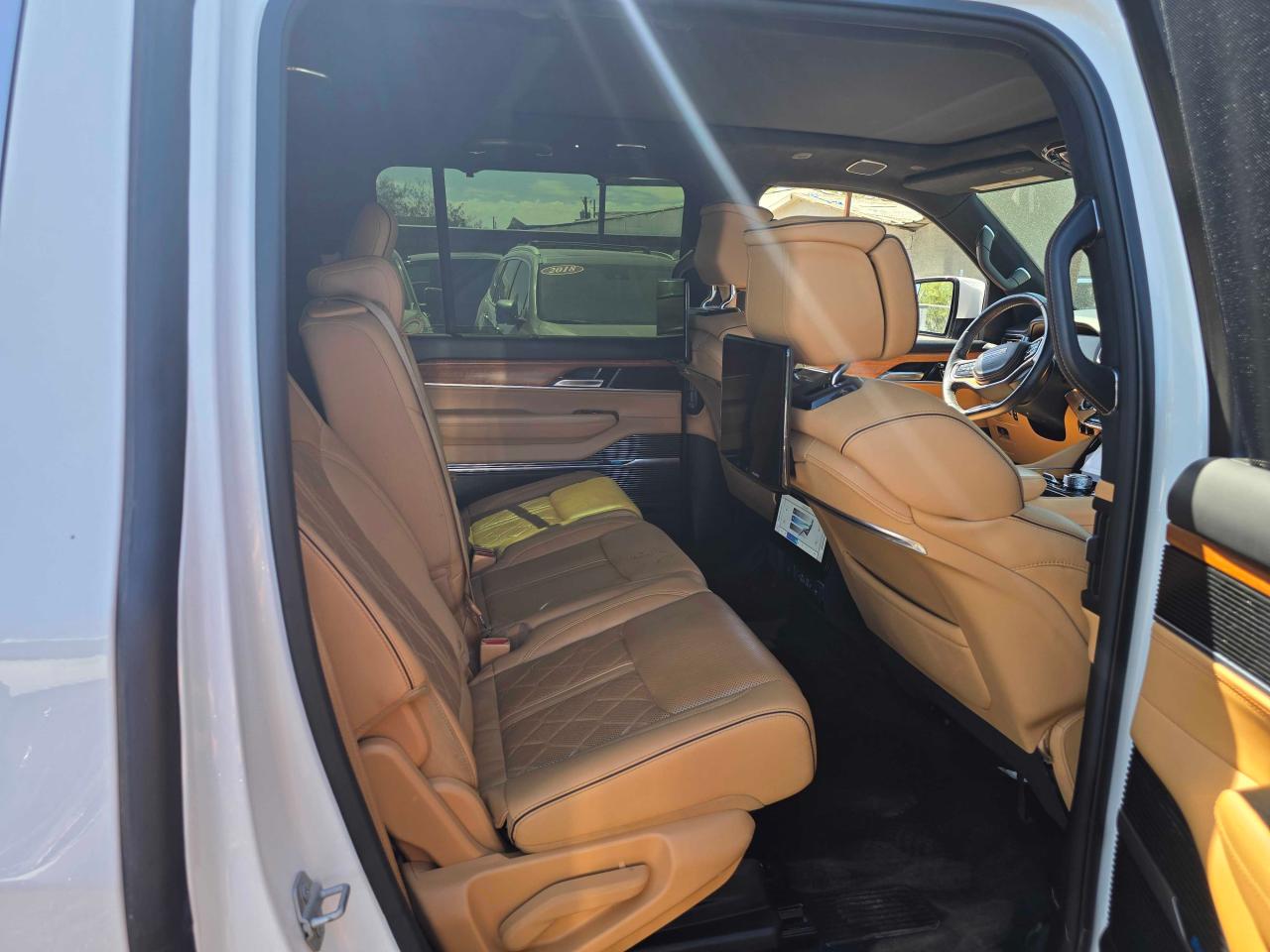 JEEP GRAND WAGONEER SERIES III