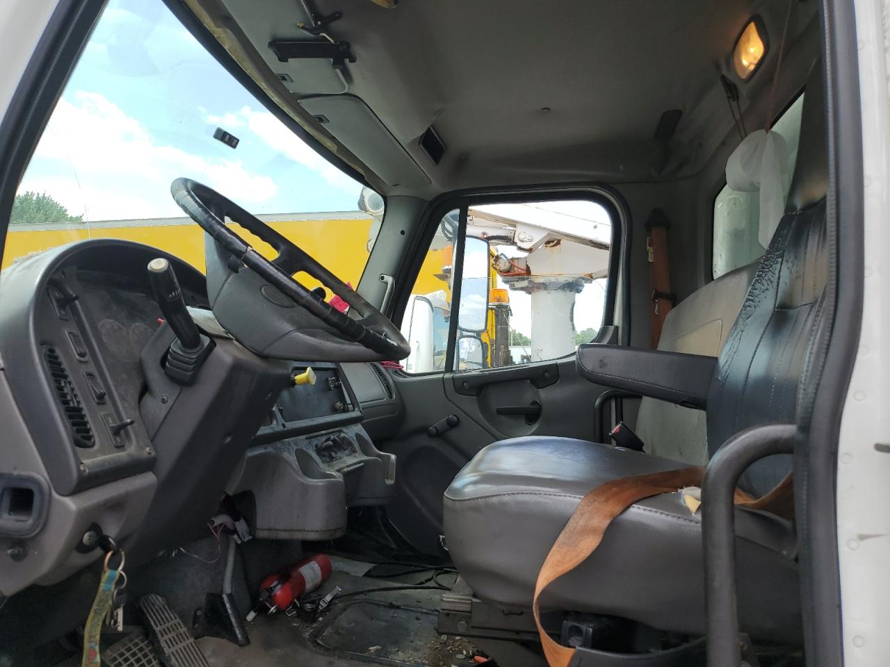 Lot #3275459713 2007 FREIGHTLINER M2 106 MED