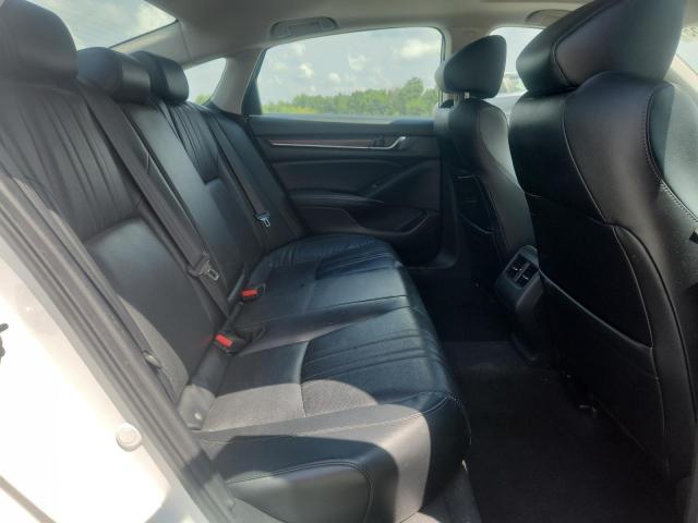 2018 HONDA ACCORD TOU 1HGCV1F94JA105938