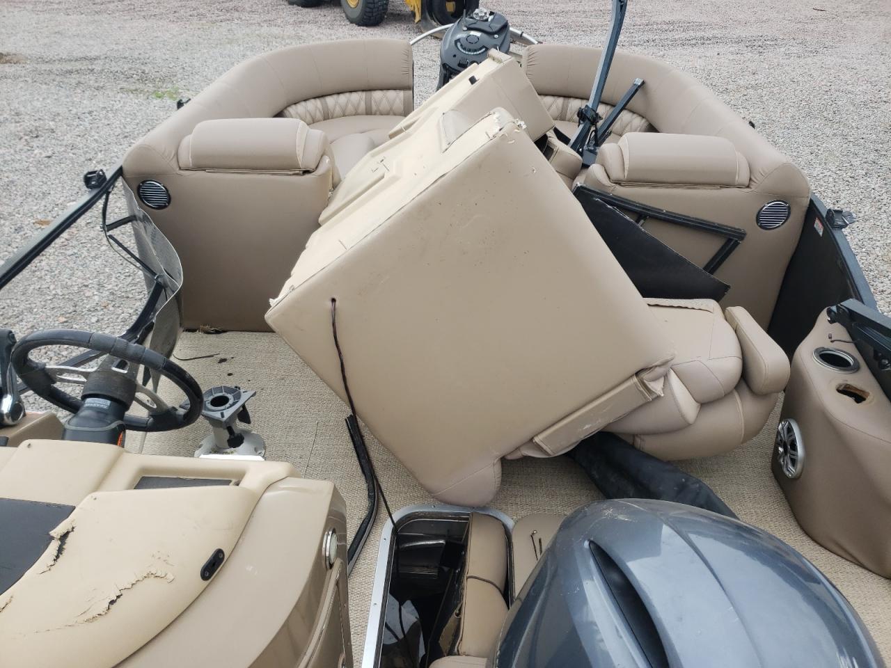 Lot #3225846585 2017 BENNINGTON MARINE PONTOON