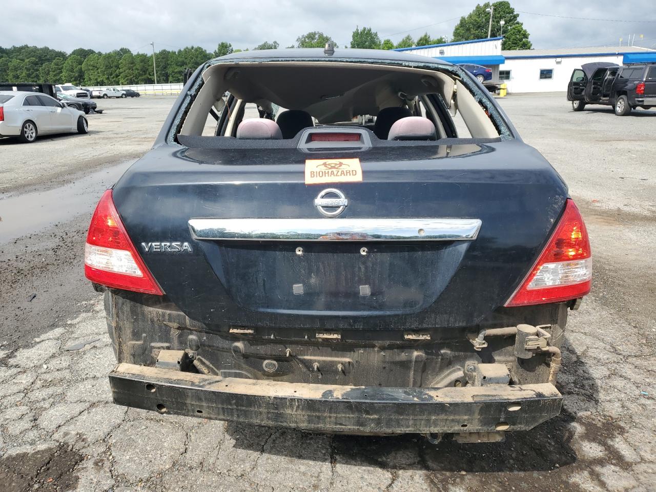 NISSAN VERSA S
