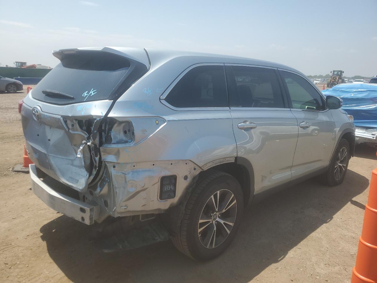 TOYOTA HIGHLANDER LE