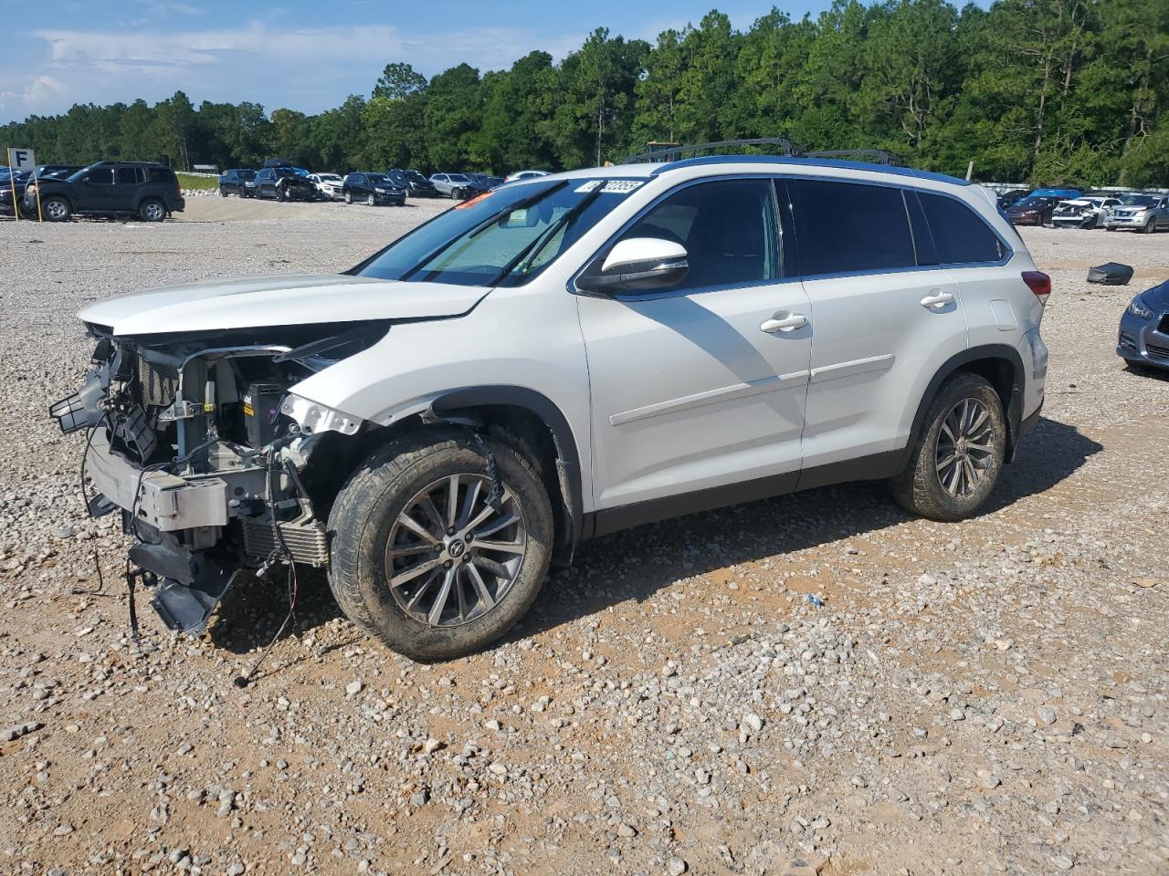 TOYOTA HIGHLANDER SE