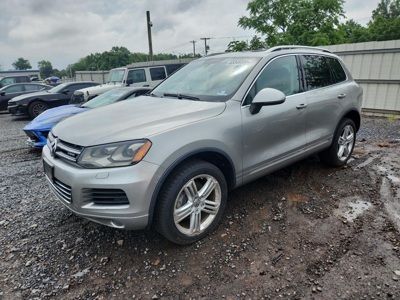 VOLKSWAGEN TOUAREG HYBRID