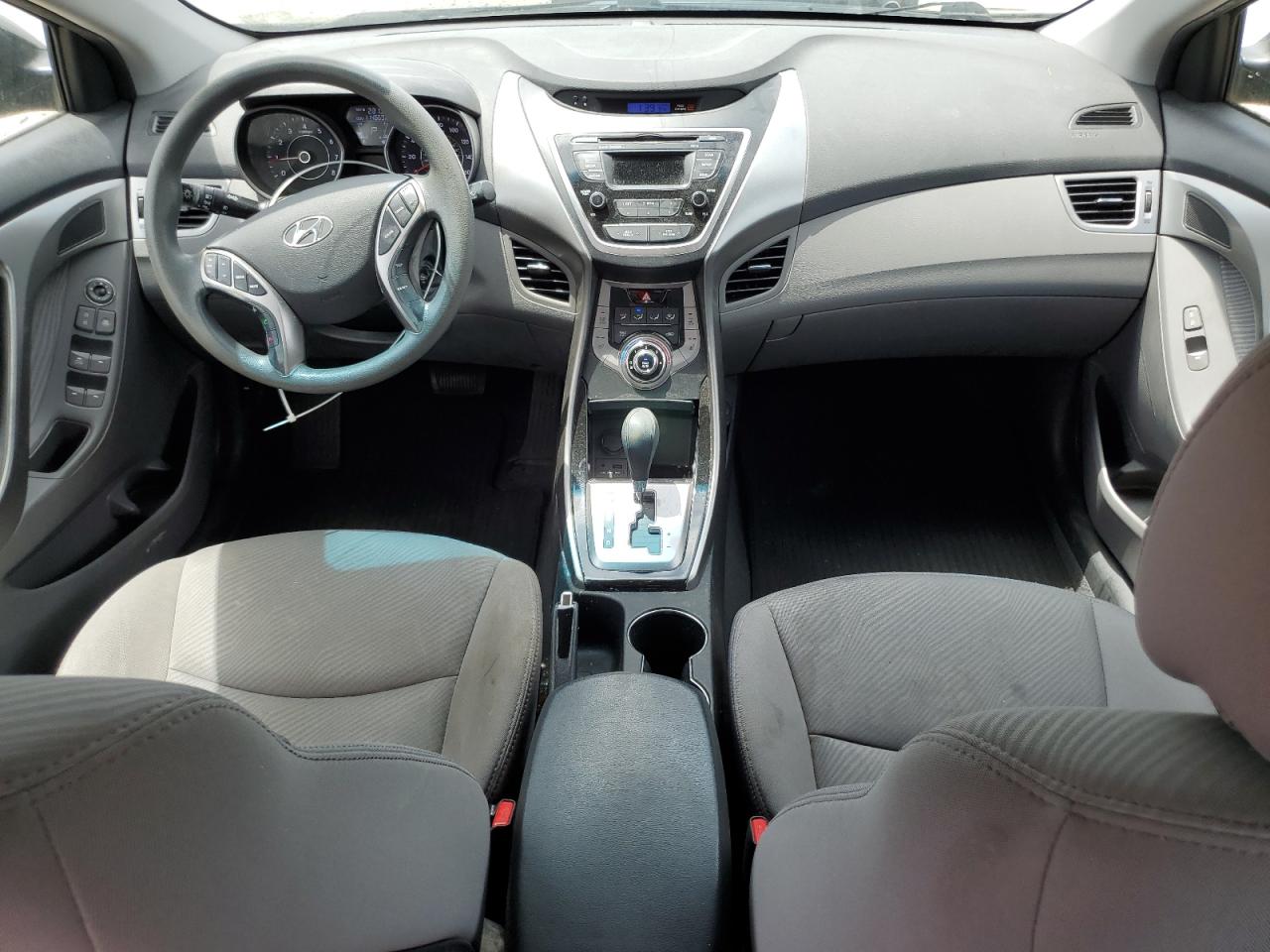 Hyundai Elantra gl 2013