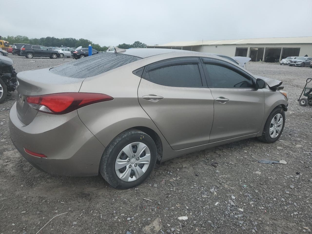 HYUNDAI ELANTRA SE