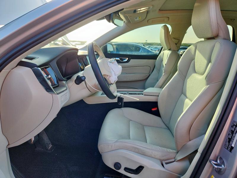 2022 VOLVO XC60 B5 MO YV4L12RK6N1039698
