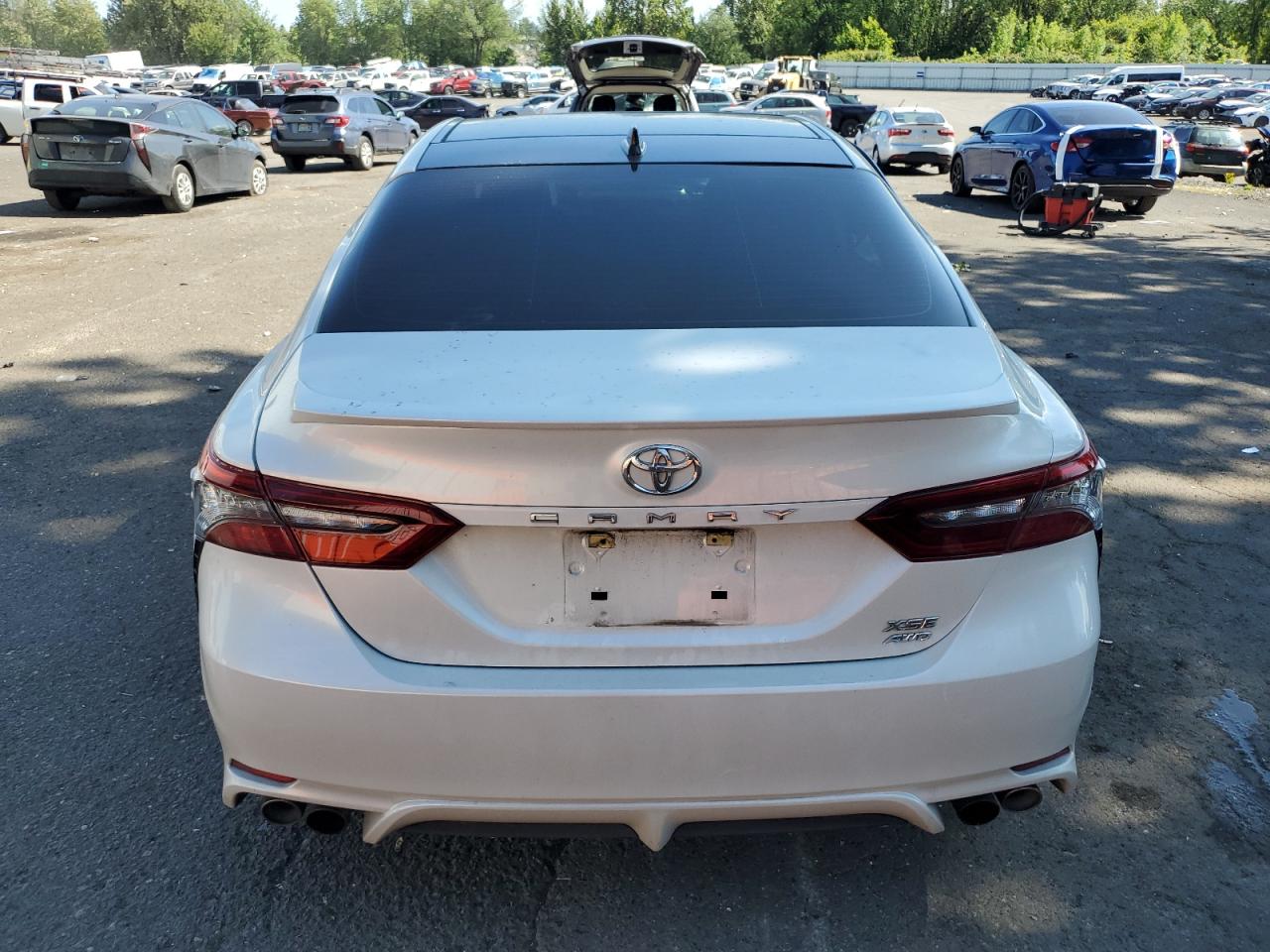 TOYOTA CAMRY XSE