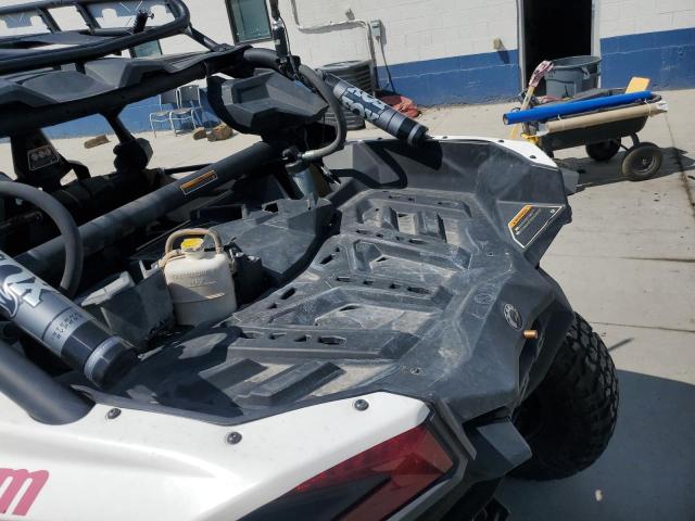 2020 CAN-AM MAVERICK 3JBVNAV44LK001354