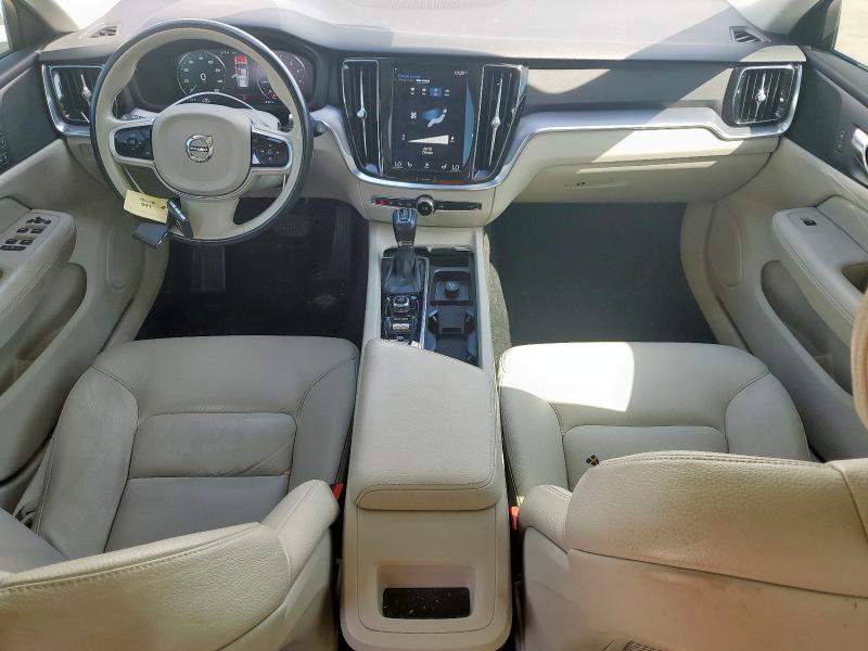 2020 VOLVO V60 T5 MOM YV1102EK5L2376271