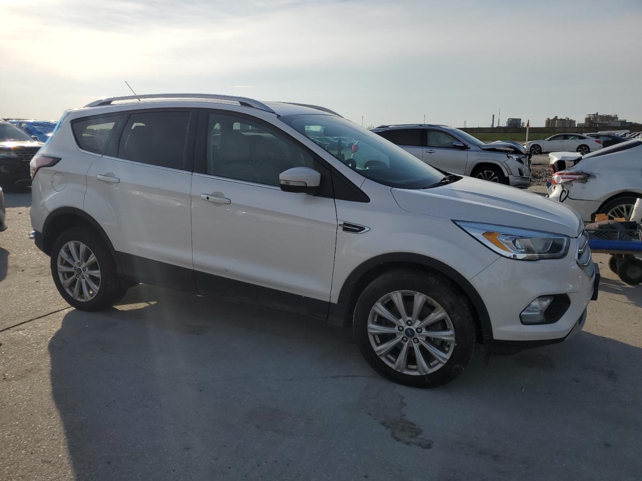 FORD ESCAPE TITANIUM