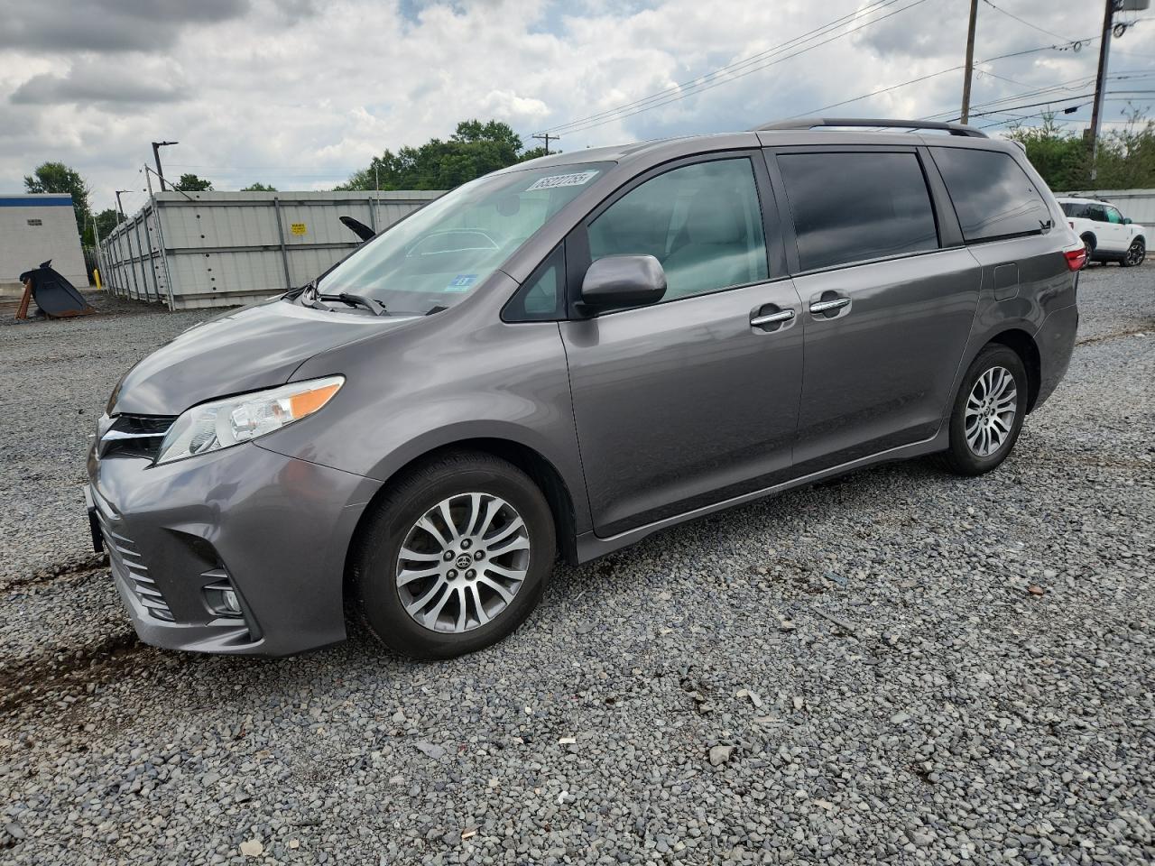 TOYOTA SIENNA XLE