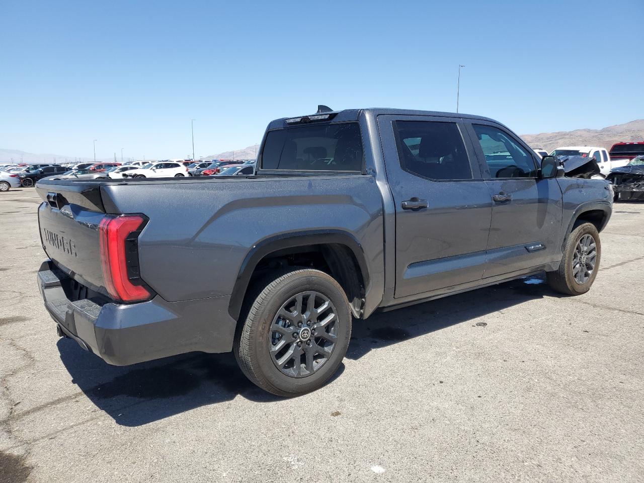 TOYOTA TUNDRA CREWMAX PLATINUM