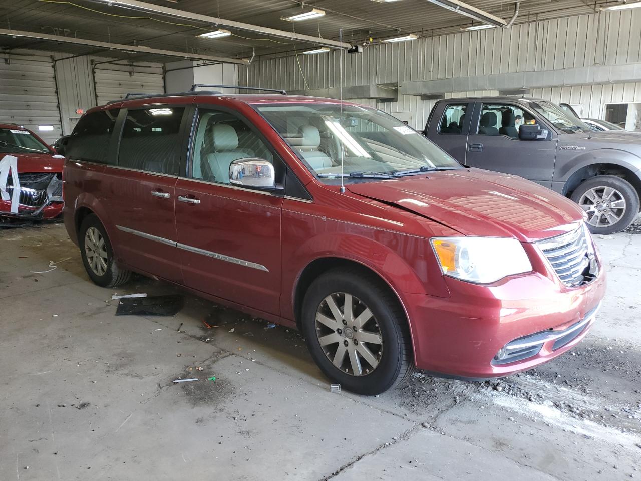 CHRYSLER TOWN & COUNTRY TOURING L