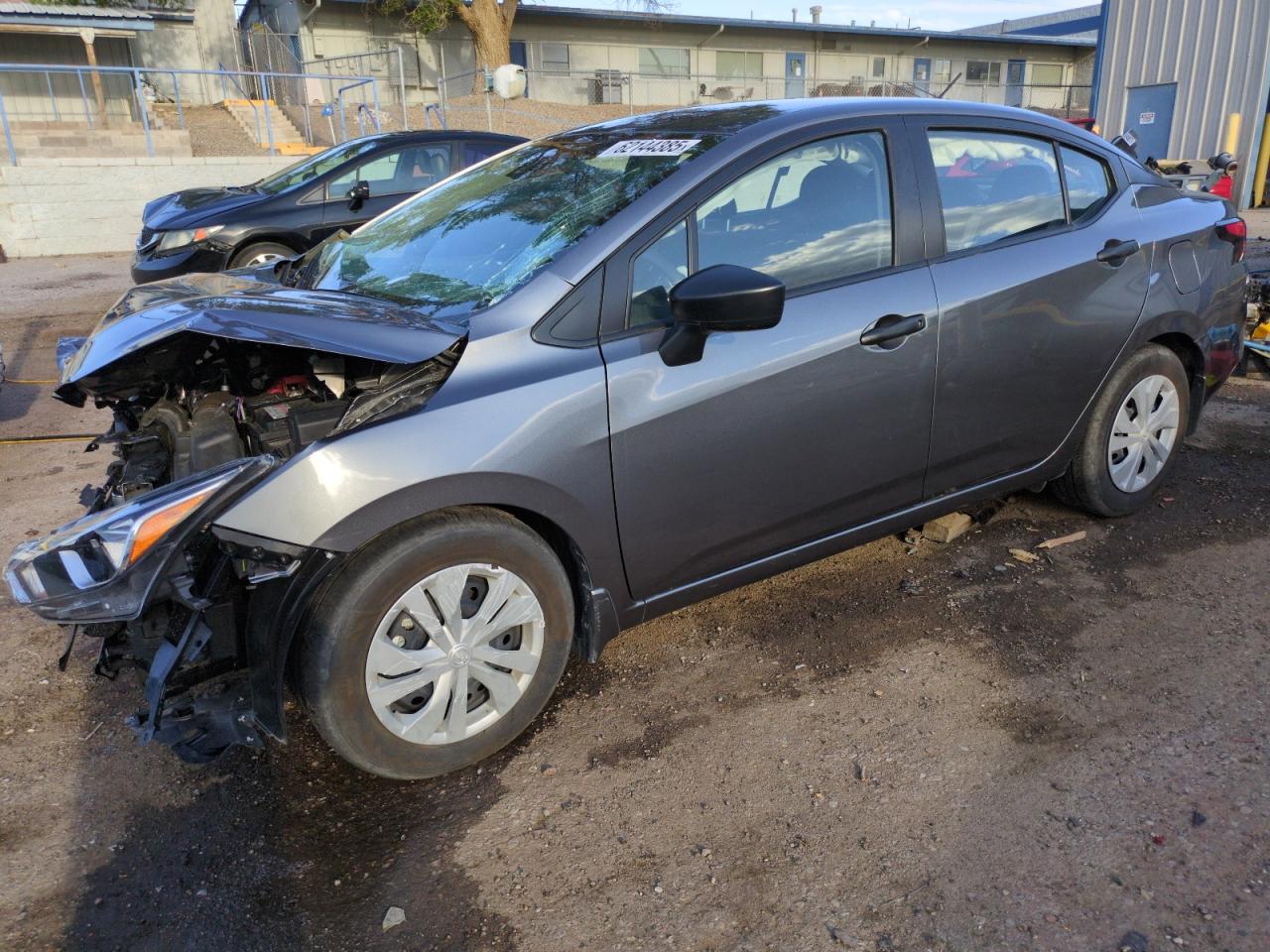 NISSAN VERSA S