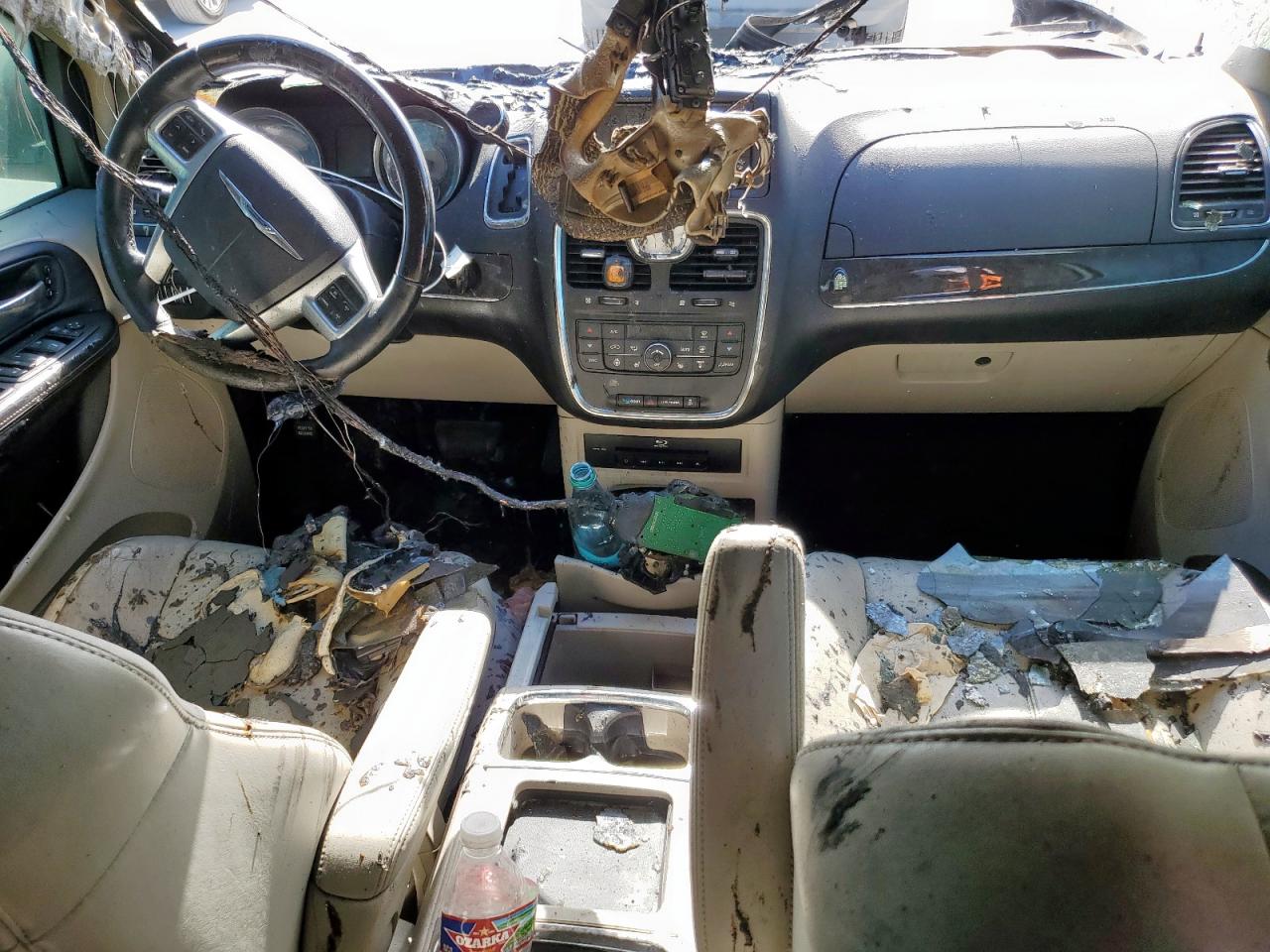 CHRYSLER TOWN & COUNTRY LIMITED