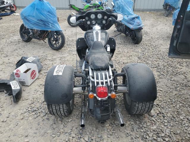 2008 HARLEY-DAVIDSON FLHX 1HD1KB4148Y685869