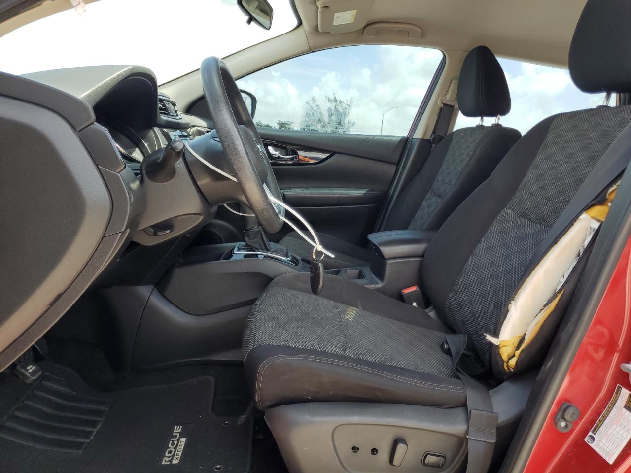 NISSAN ROGUE SPORT S