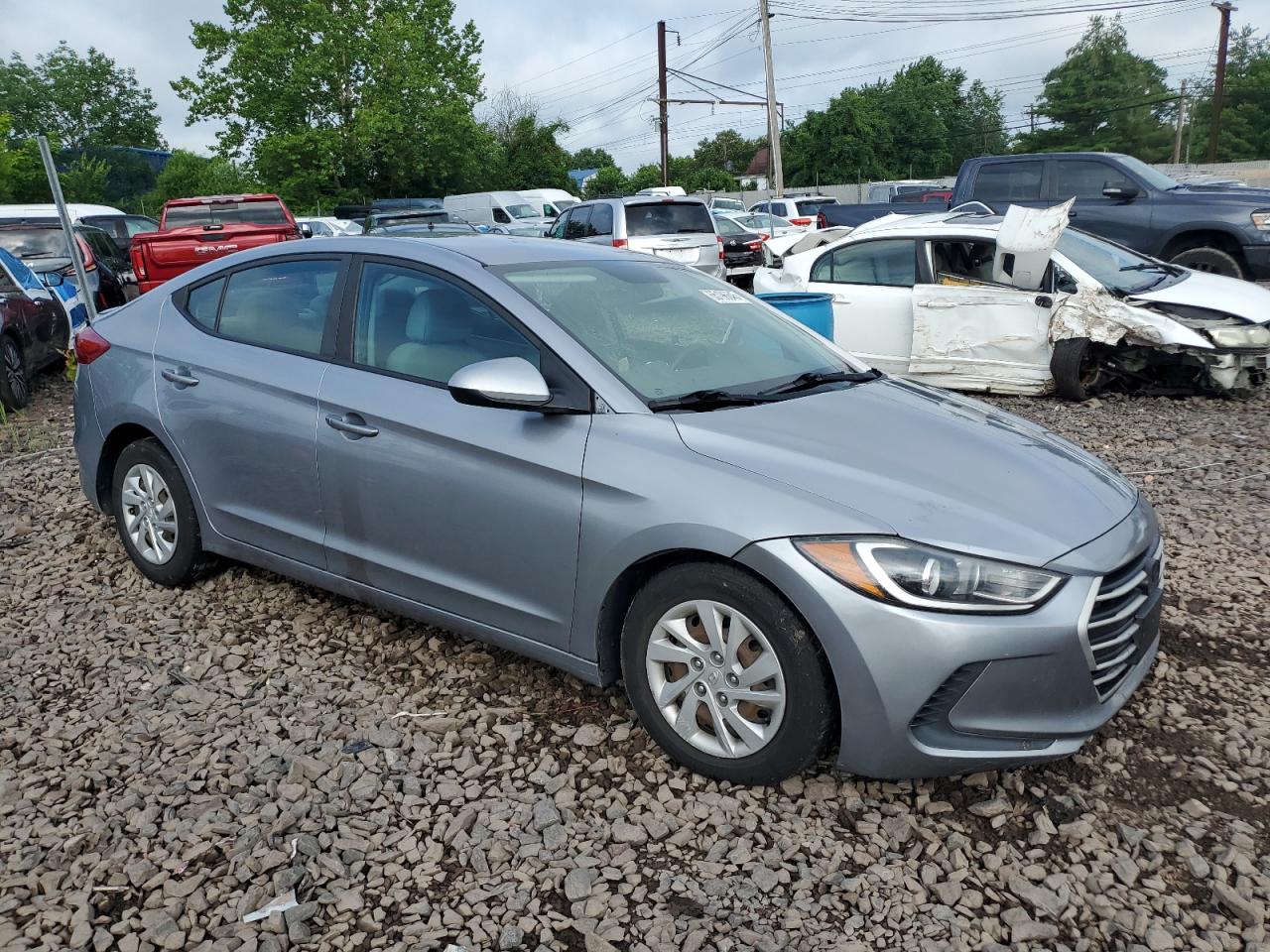 HYUNDAI ELANTRA SE