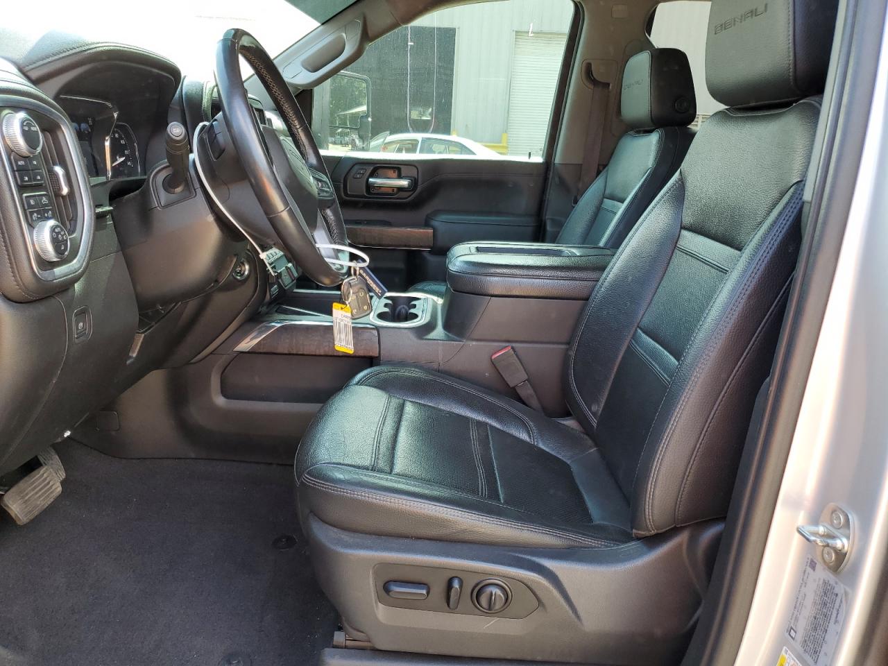 GMC SIERRA K2500 DENALI