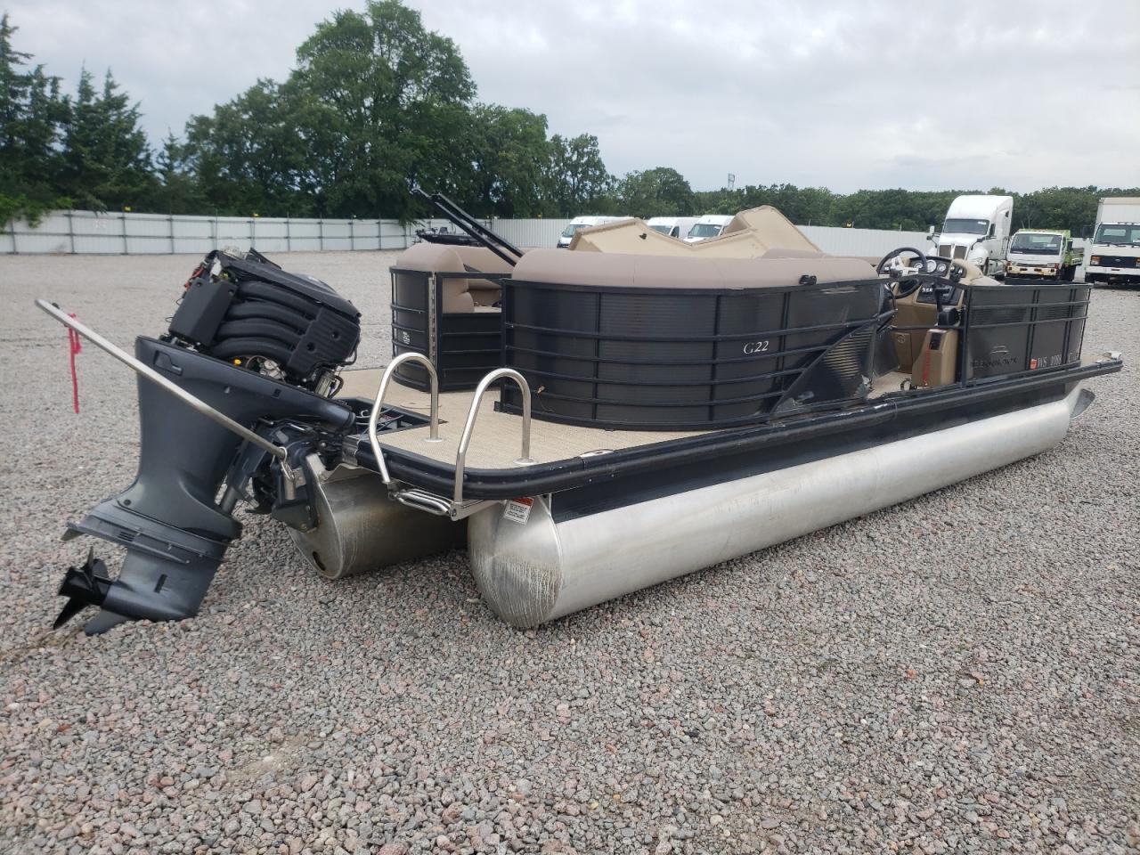 Lot #3225846585 2017 BENNINGTON MARINE PONTOON