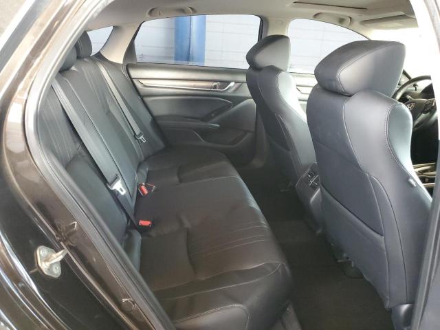 2018 HONDA ACCORD TOU 1HGCV1F95JA084498