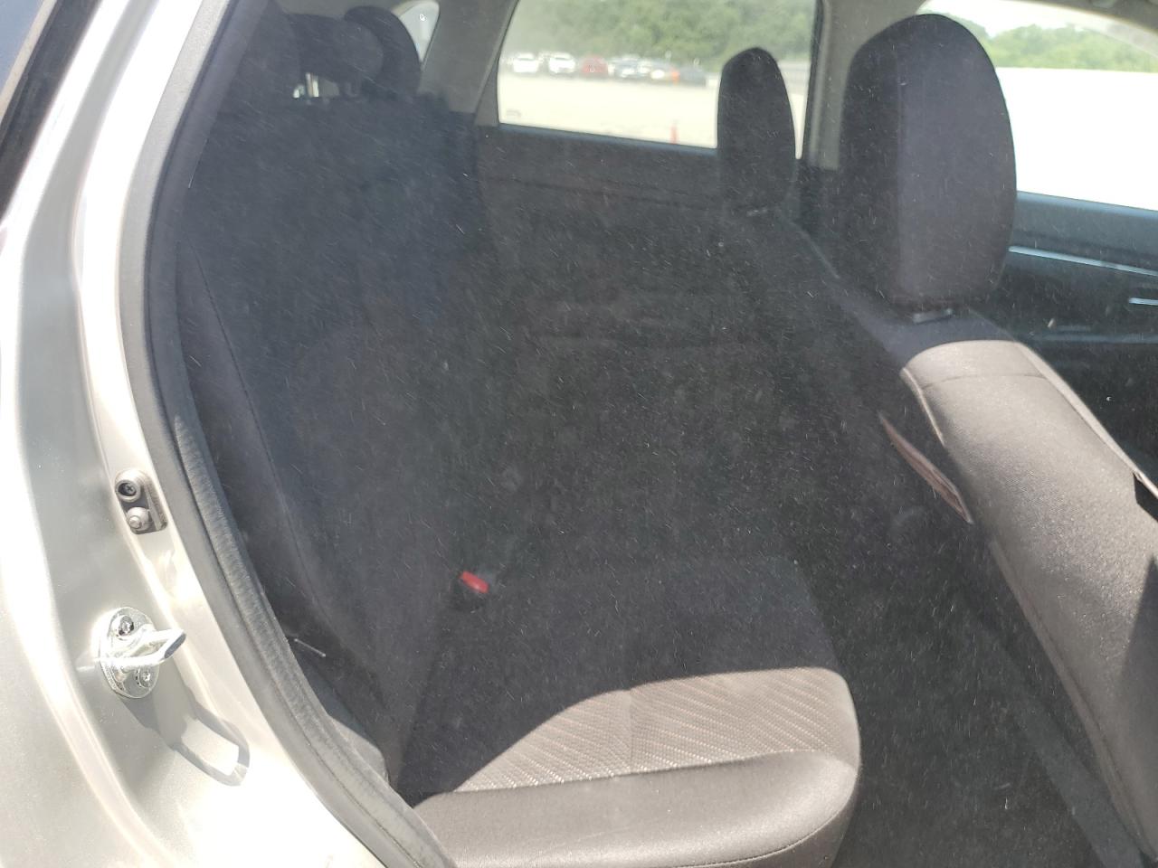 MITSUBISHI OUTLANDER SE